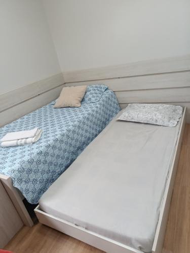 Pato Branco House | Lar doce lar, Quarto solteiro Bicama, residência Familiar Compartilhada