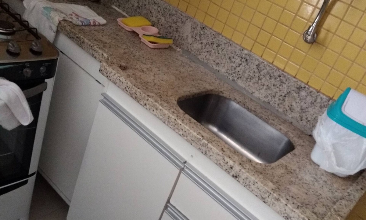 Nazare Apartment | Large bedroom and living room, laundry area, washing machine. He doesn't even know how to climb stairs