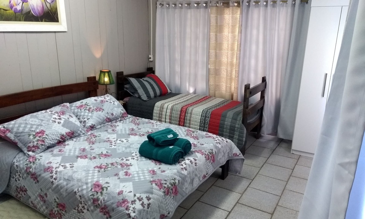 Tres Pinheiros Apartment | Lawn season rentals