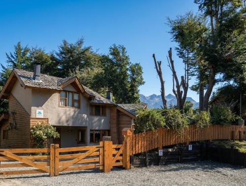 Correntoso Ski Chalet | Lelikelen Cabañas del Bosque