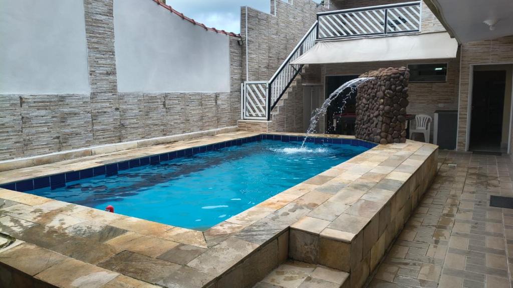 Itanhaem House | Linda casa Edícula "fundos do terreno" com piscina
