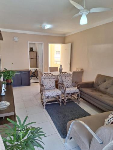 Jardim Tres Marias Apartment | Lindo apto 3 qtos, a 350 mtrs praia da enseada com serviço de praia e portaria 24 hrs próx casa grande hotel, hipermercados, farmácias bancos