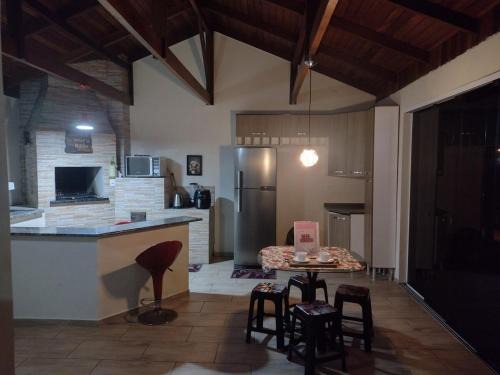 Ubatuba Ski Chalet | Loft rústico estilo chalé aconchegante
