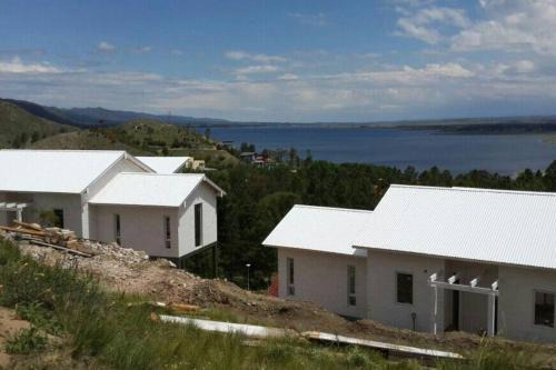 Alta Gracia Villa | Loma del Pez - Exclusivas Villas vista al Lago