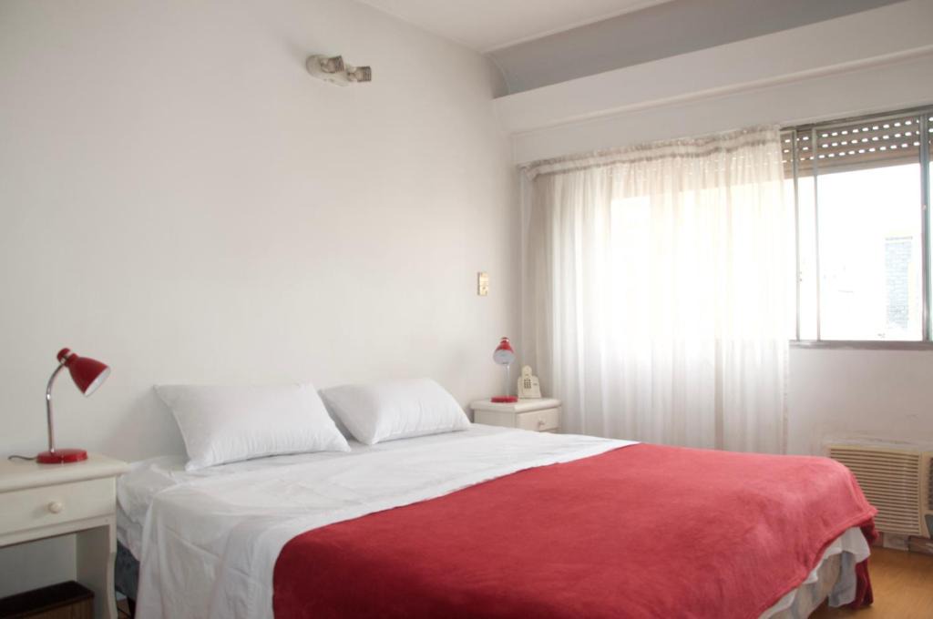 El Centro Apartment | Luminous Studio Apartment. Ideal location. By owner.