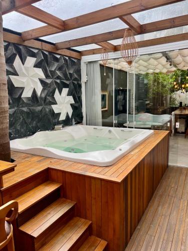 Uberaba Villa | MANSÃO em CURITIBA PISCINA E JACUZZI