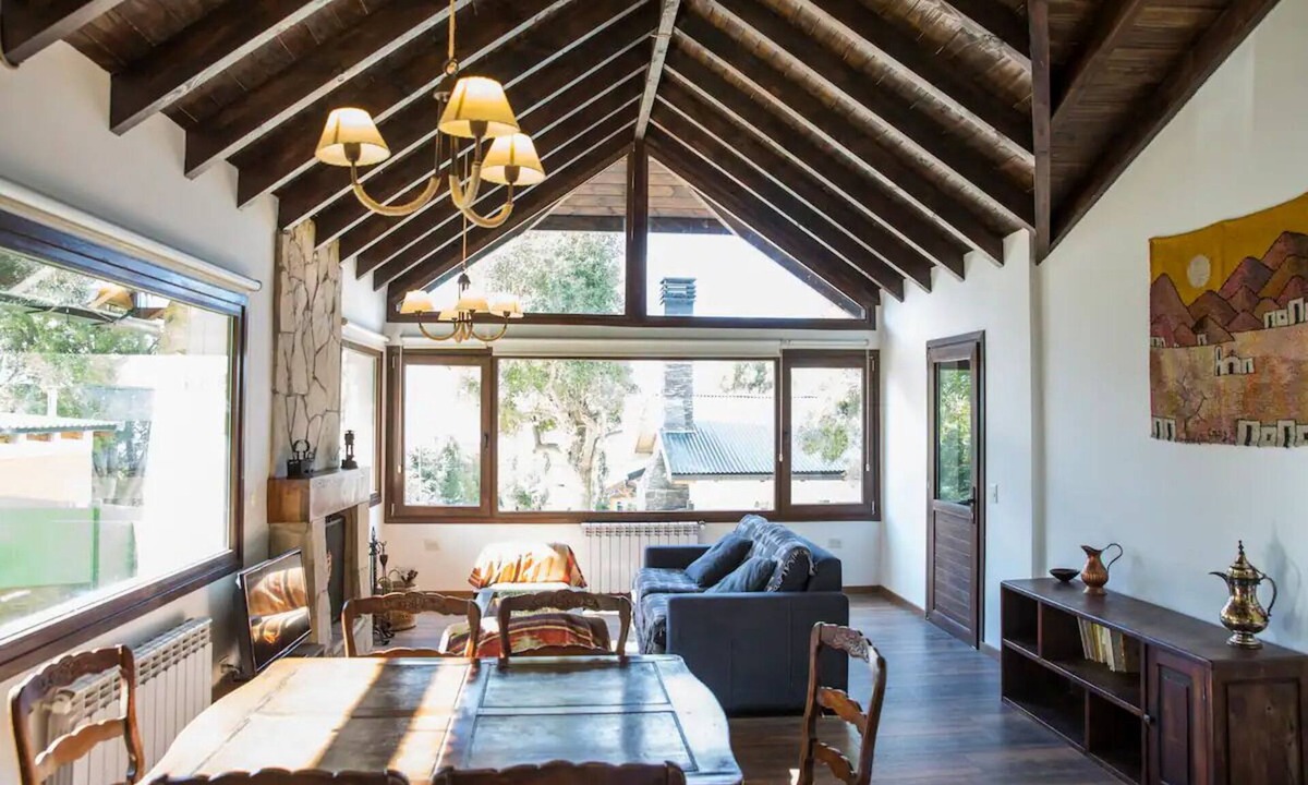 San Carlos de Bariloche Ski Chalet | Modern house with great location, stunning views and BBQ area