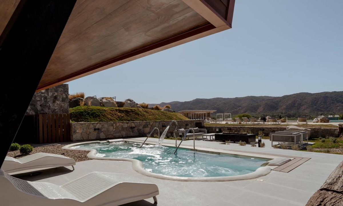Villa General Belgrano Hotel | Modern Wellness Retreat: Indoor & Outdoor Pools | Free Breakfast & Parking