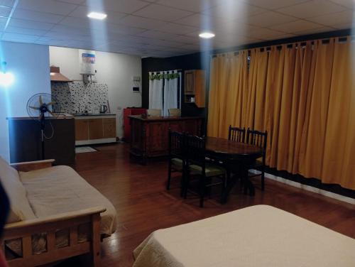 La Plata Apartment | Monoambiente grande y luminoso en el bosque de La Plata