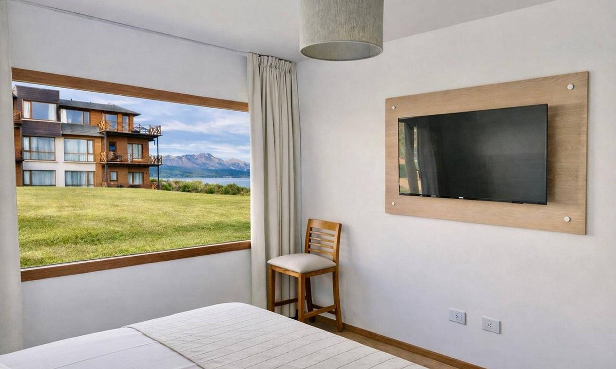 Dina Huapi Condo | Moreno Ground Floor Lake View Dina Huapi