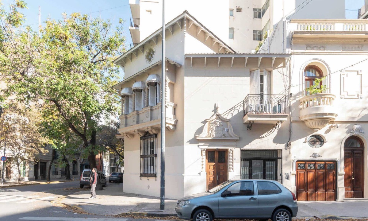Colegiales Condo | MOT Rentals + Mansion Paz A 10 pax Deluxe House Belgrano