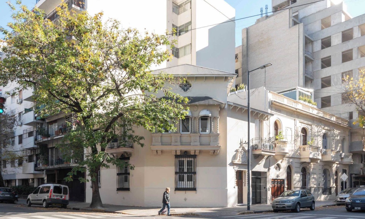 Colegiales Villa | MOT Rentals + Villa Mansion Paz - 20 pax Deluxe House Belgrano