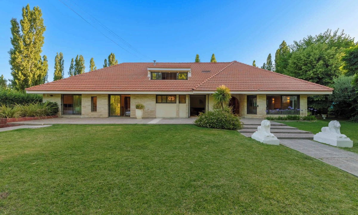 Chacras de Coria Villa | MOT + Wine Country Deluxe Villa 27 pax + Daily Cleaning