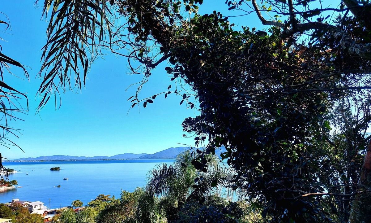Caiacanga Ski Chalet | Mountain chalet with a view of the sea