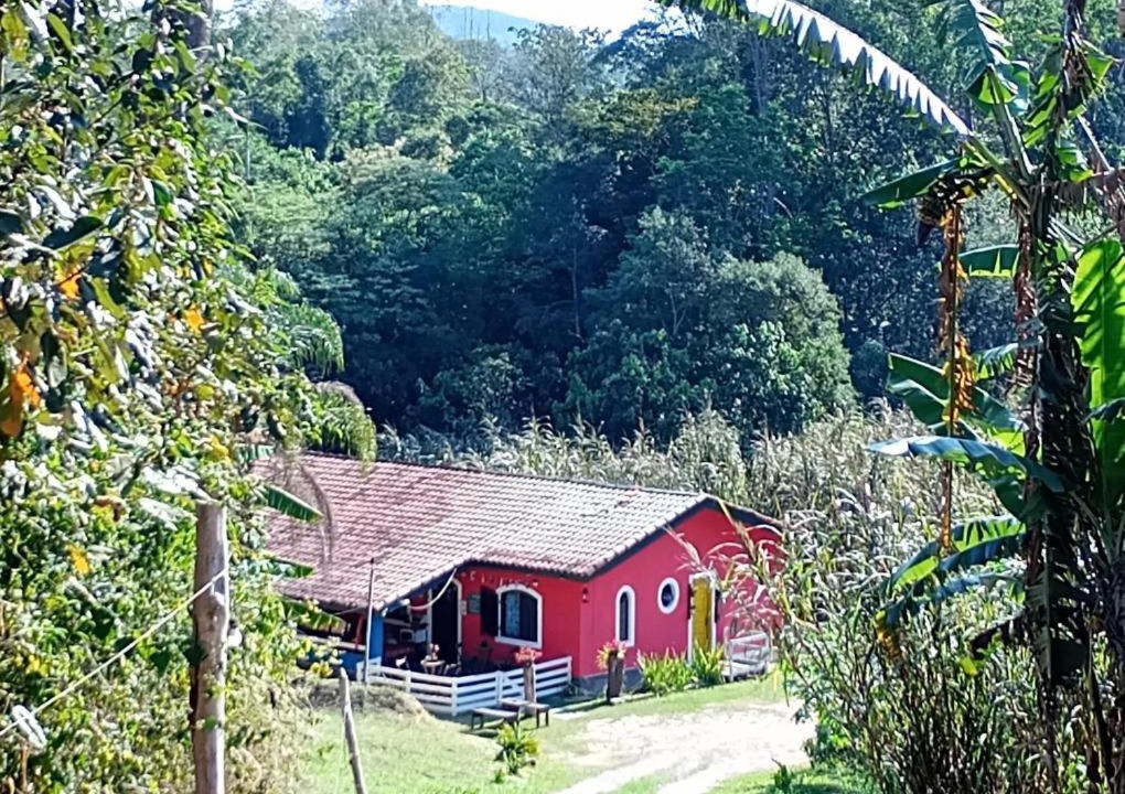 Embu das Artes House | O Brejo Encantado Hostel e Hospedagem