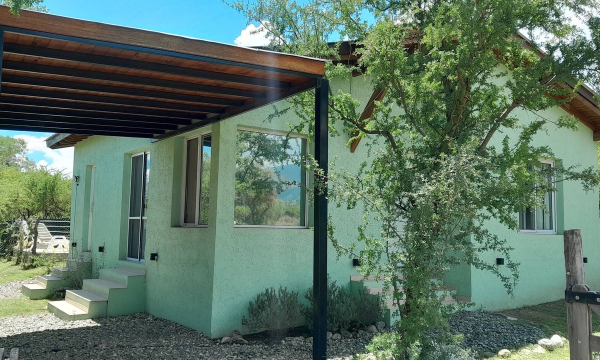 Merlo House | Ohana casitas, house with beautiful view to the sierras (pets welcome)