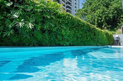 Copacabana Apartment | On the sea Arpoador Beach apartment Ipanema, Copacabana with heated pool and gym