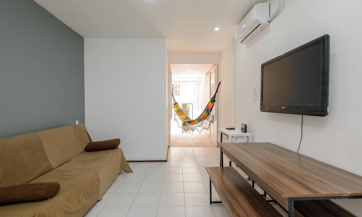 Ipanema Apartment | One-bedroom apartment with living room, house style, affordable in Ipanema!