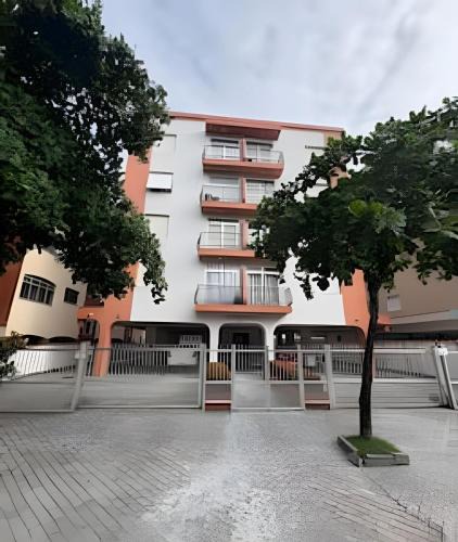 Jardim Vitoria Apartment | One-bedroom apartment five minutes from the beach with parking space