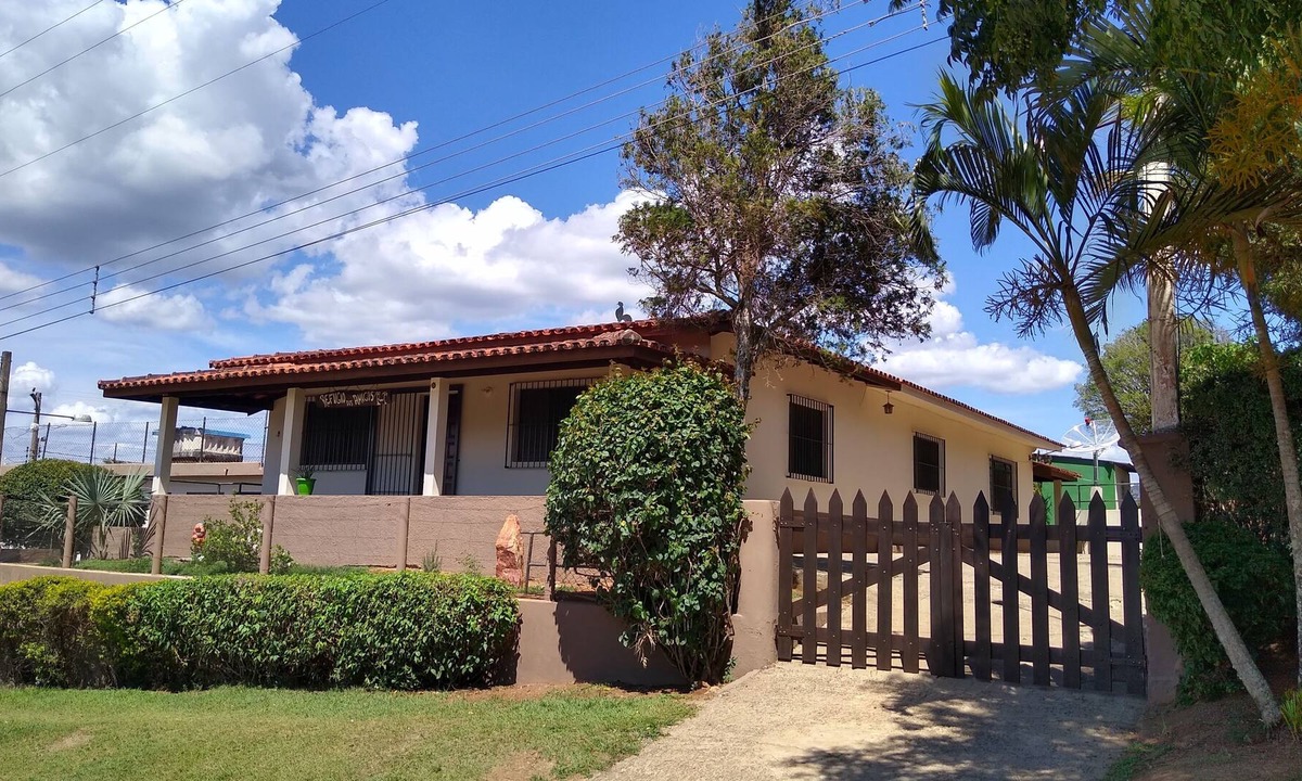Serra Negra House | Paradise in Serra Negra Lindoia with Wonderful Landscape