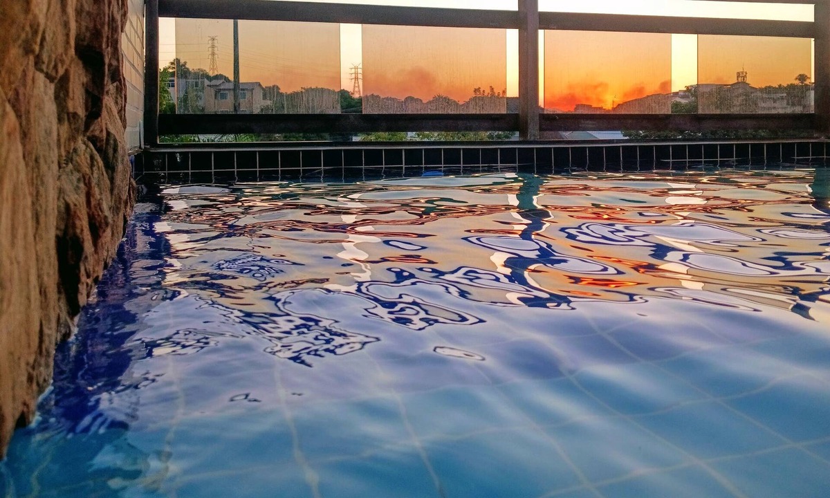 Campo Grande House | Penthouse with pool, barbecue, and bathtub: Jeanne's Country House