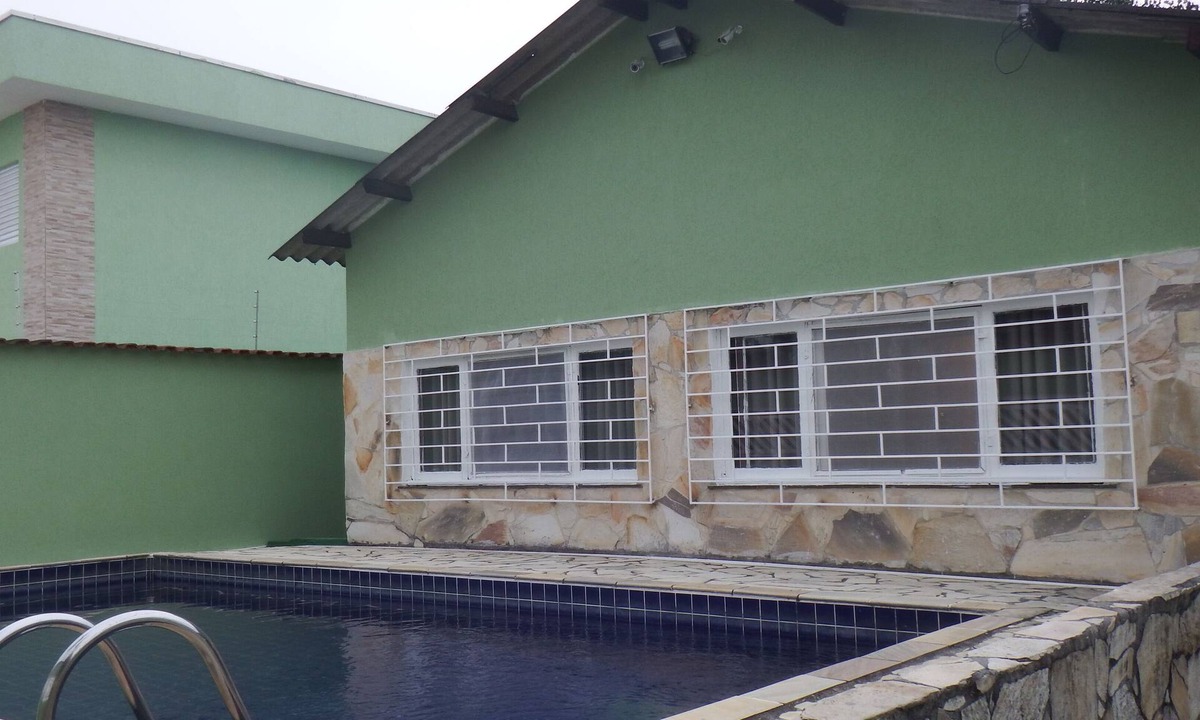 Jardim Santa Tereza House | Perfect with pool, barbecue and 200m from the beach.