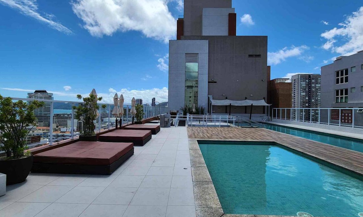 Gonzaga Apartment | Pool, Parking and HomeOffice close to the Beach