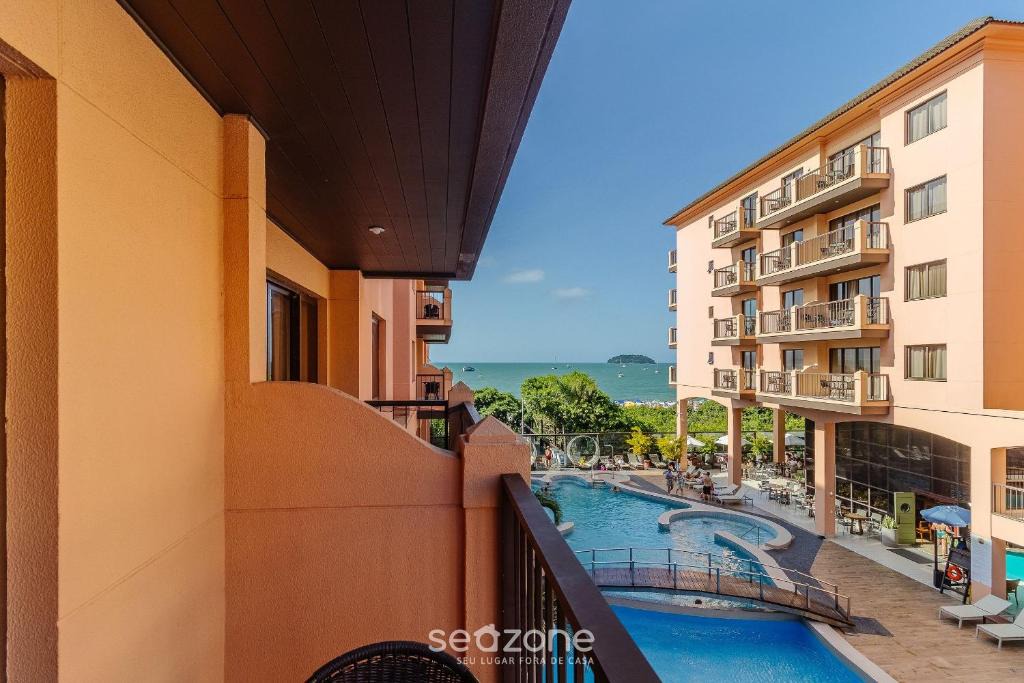 Jurere Apartment | Pool View Studio in Beachfront Resort JBV134