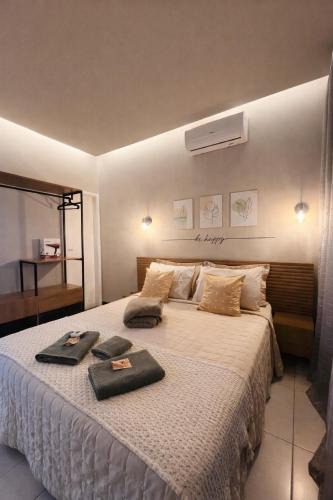 Gonzaga Apartment | Praia do Gonzaga, 2 Quartos, Ar Condicionado, Pé na Areia