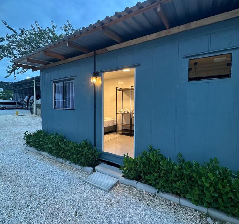 Guabiruba Apartment | Quarto contêiner no centro da cidade