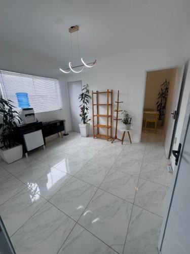 Ilha Comprida Hotel | Quarto sem Cama só colchão, Ar Condicionado, Wi-Fi, Banheiro