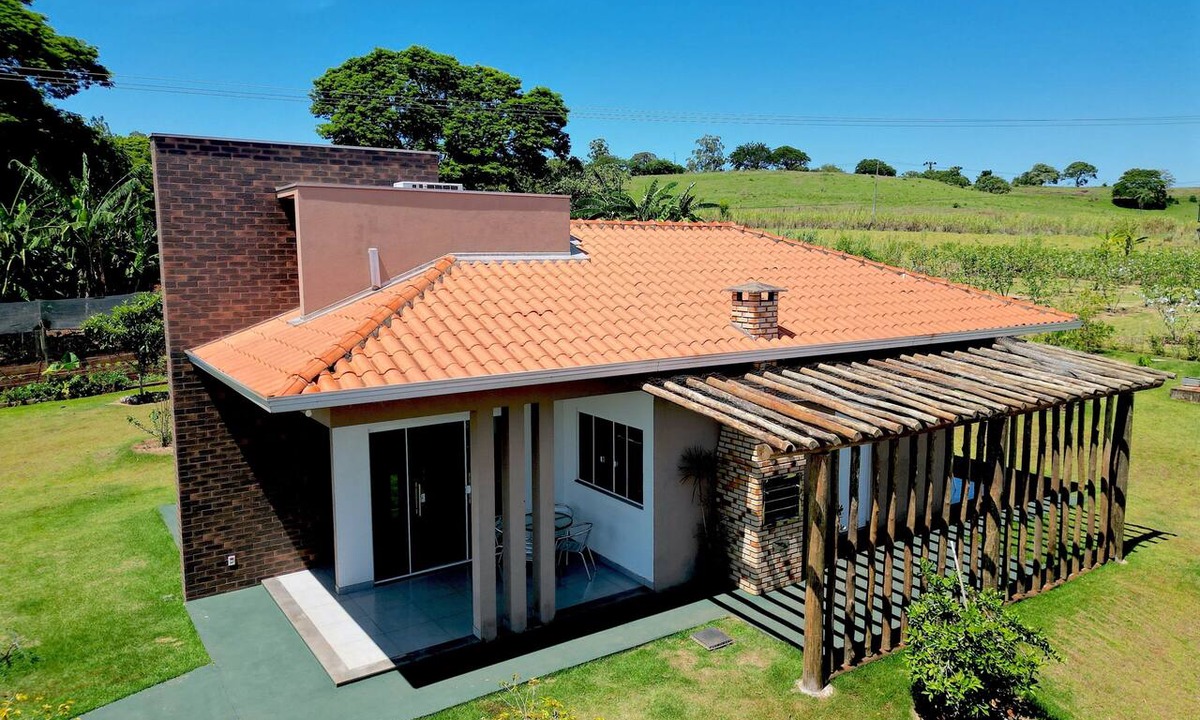 Sao Joao do Ivai House | Quiet family home on a gin distillery with over 80 amenities.