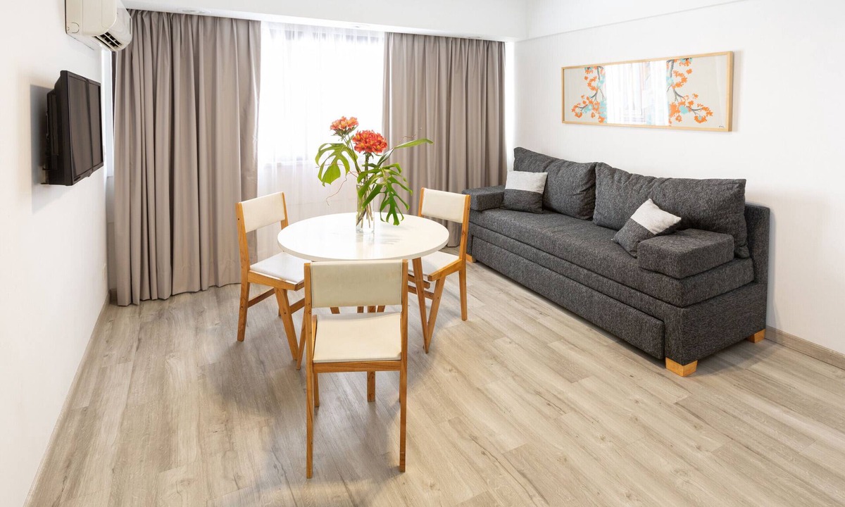 El Centro Apartment | Recoleta Chic: apartment steps from Arroyo Street