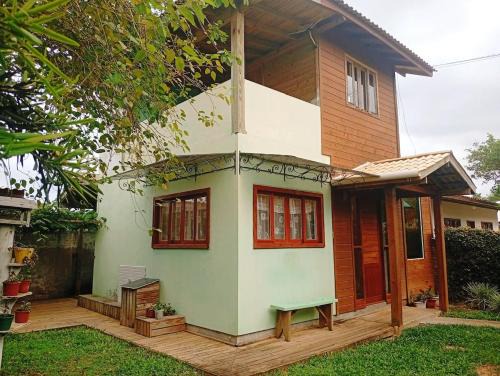 Campeche Leste Ski Chalet | Refúgio Campeche, casa com suíte e varanda