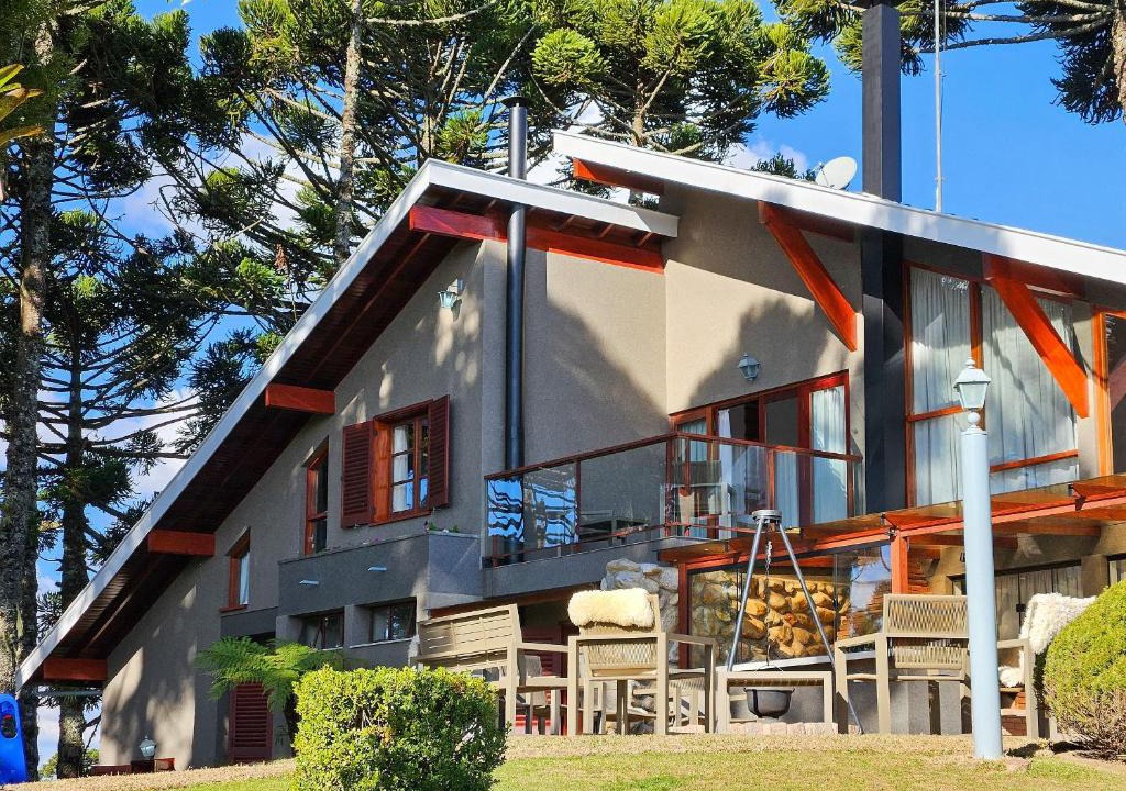 Campos do Jordao House | Refúgio das Nuvens | by The Lodges
