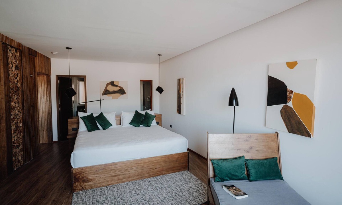 Villa General Belgrano Hotel | Relaxing Stay—Room w/Spa Bath! Enjoy Indoor & Outdoor Pools, & Tennis Courts!