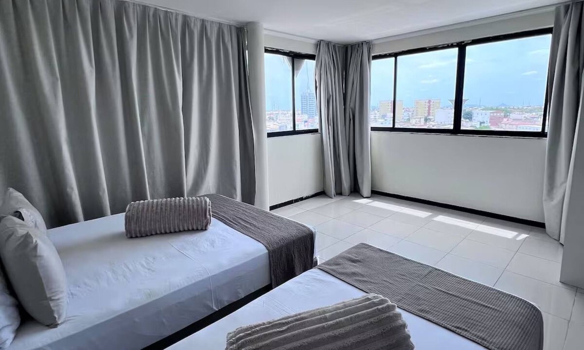 Petrolina Hotel | Riverfront Retreat with Free Breakfast | Close to Ilha do Fogo - 1 mile