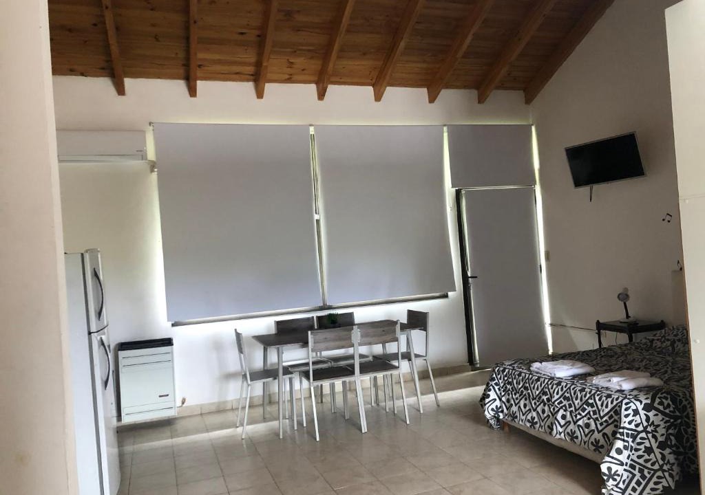 Cipolletti Apartment | Ruffus's Apple Cipolletti