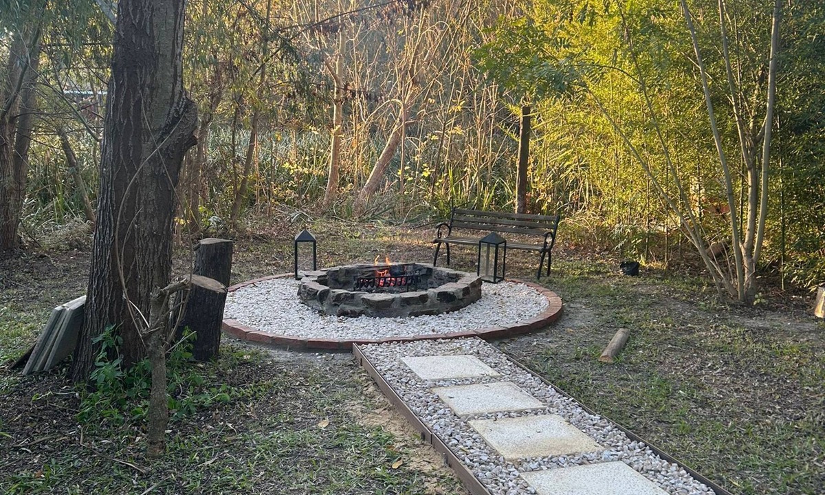Dique Lujan Cabin | Rustic Cabin in Dique Luján with Grill and Fireplace
