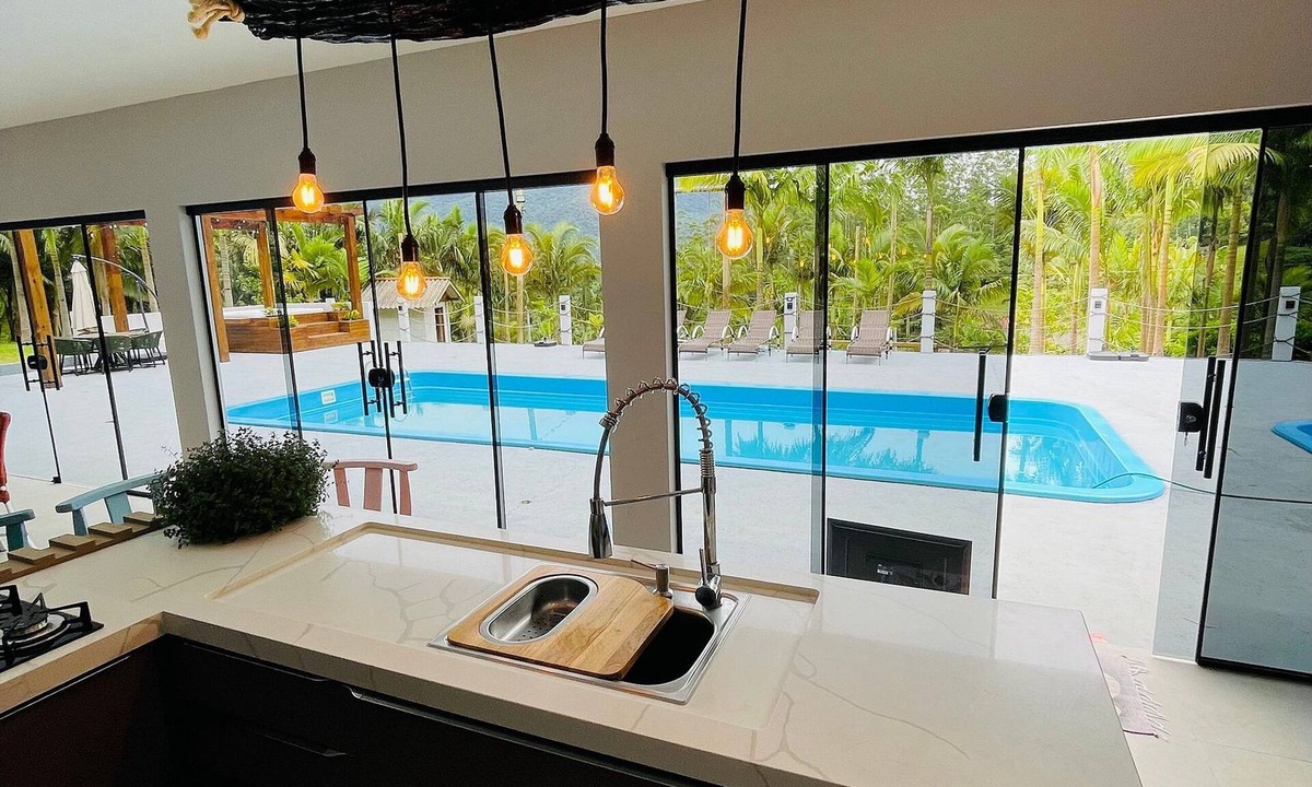 Angelina House | Sítio Moderno do Zizo com Jacuzzi