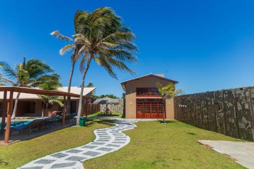 Caponga House | Seaside Retreat w4 Bedrooms and Pool