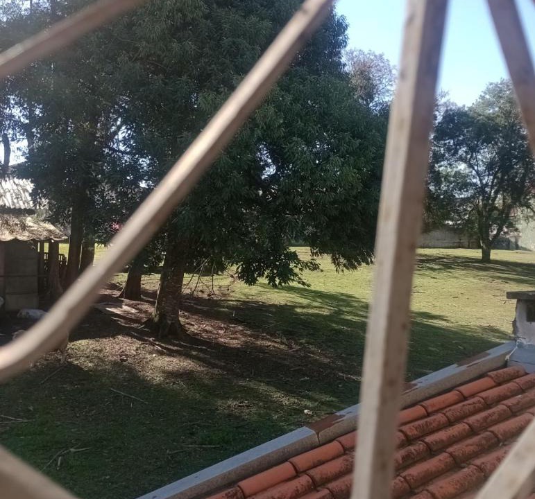 Boqueirao House | Sobrado em ambiente familiar silencioso