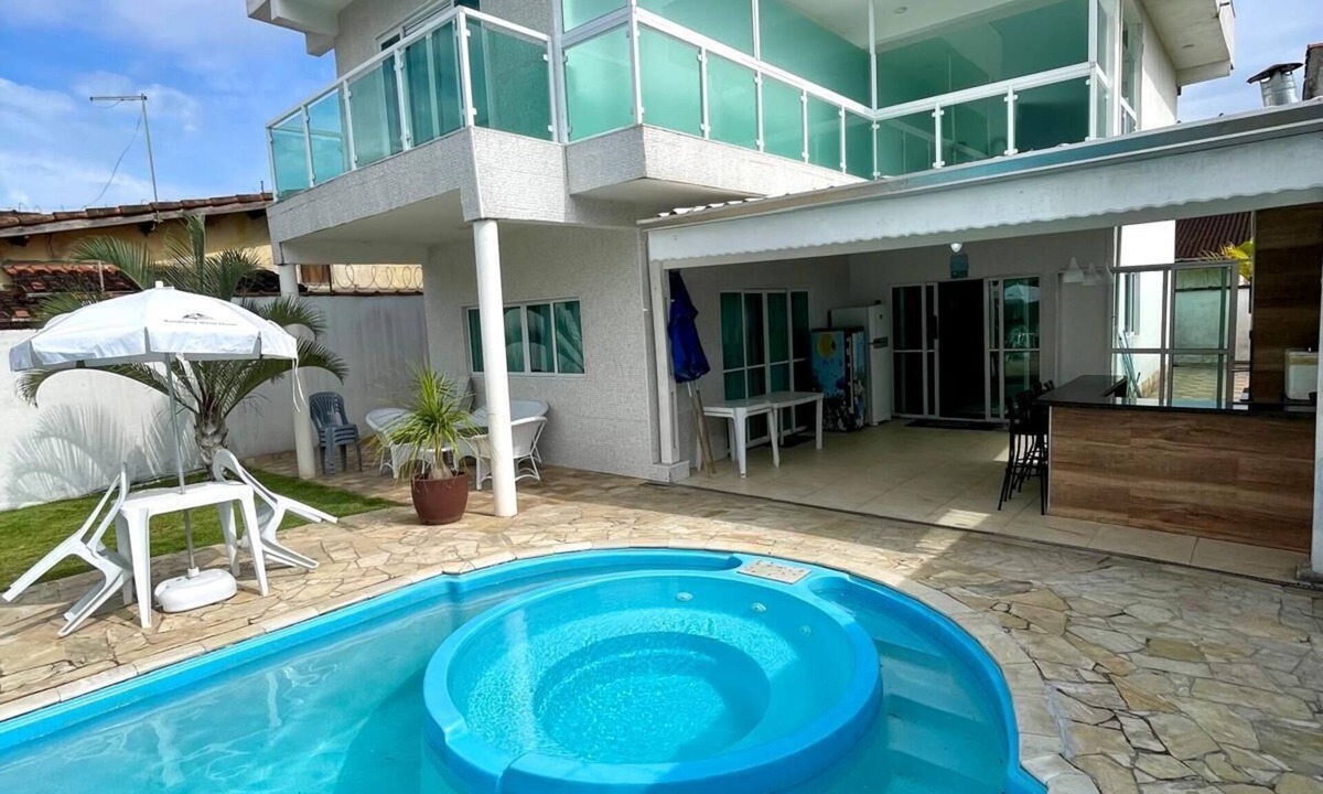 Indaia House | Spacious 4-bedroom house in fabulous Bertioga with AC