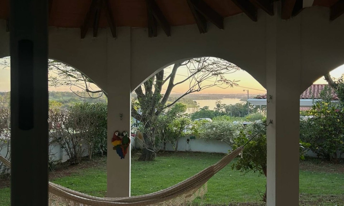 Ciudad Del Este House | Spacious house in a private condominium with view and access to Acaray Lake.