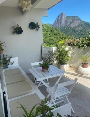 Zona Sul House | Spacious Room at Casa Danni