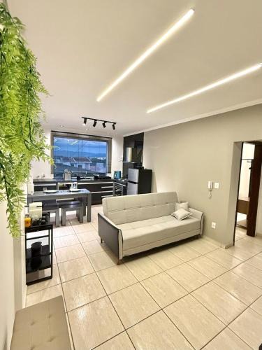 Sao Joao da Boa Vista Apartment | Stúdio Moderno com Garagem