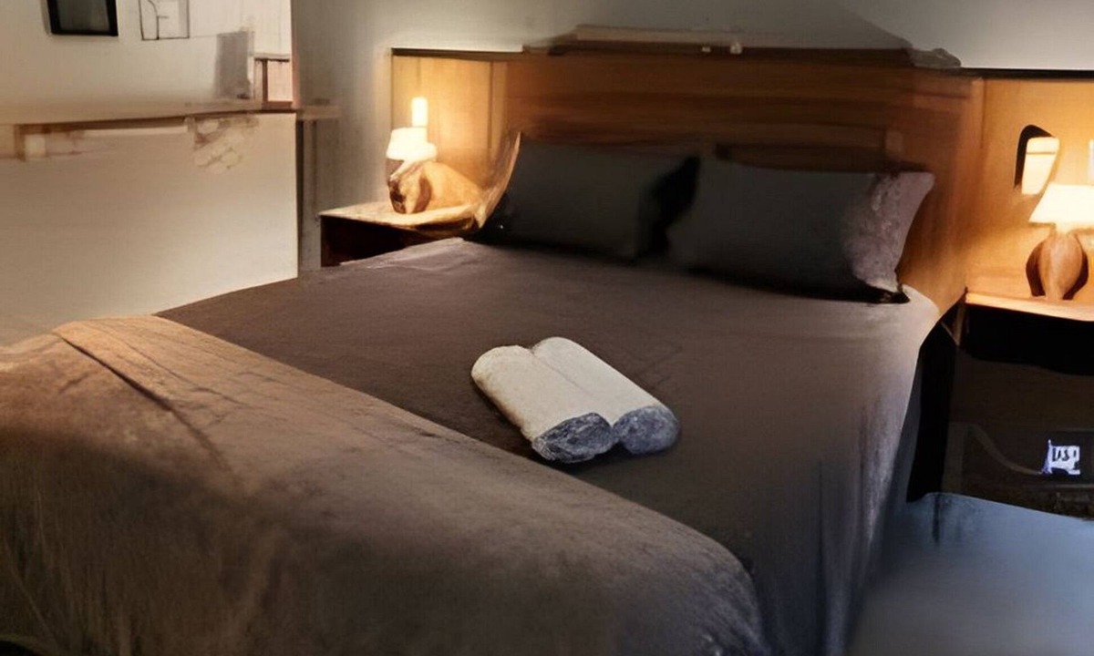 Parque das Palmeiras House | Studio RD with queen-size bed for couples.