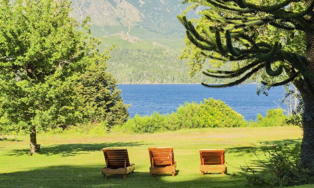 Villa Arelauquen House | Stunning house facing Lake Gutiérrez with unique views, ideal for groups