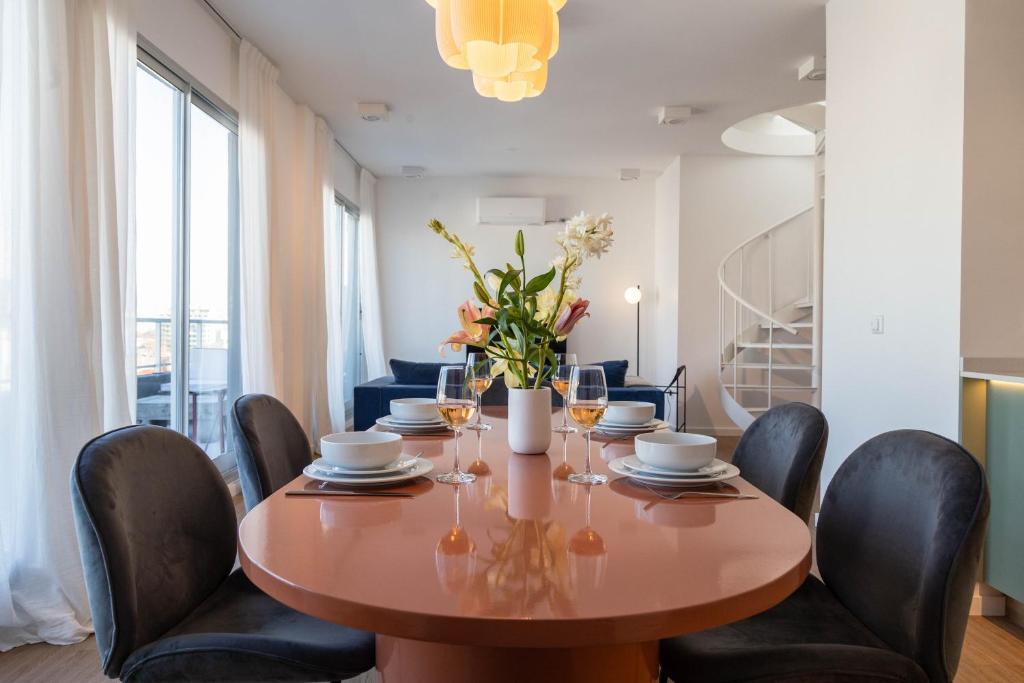 Villa Crespo Apartment | Stunning Duplex Penthouse Private Pool & Terrace