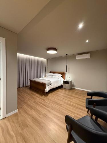 Industrial Apartment | Suite Boutique 101 Cheia de Graca